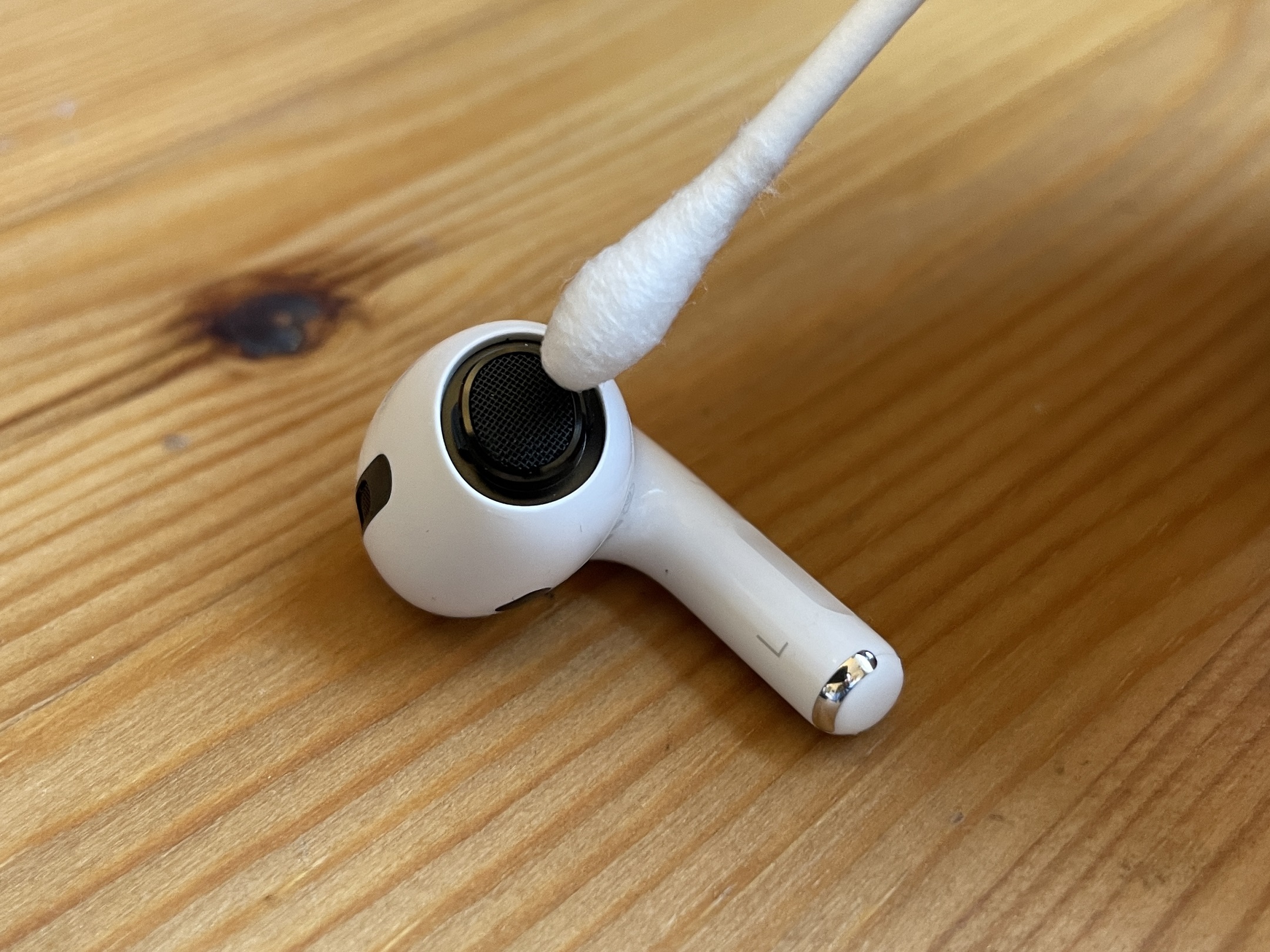 How to clean Apple AirPods Pro